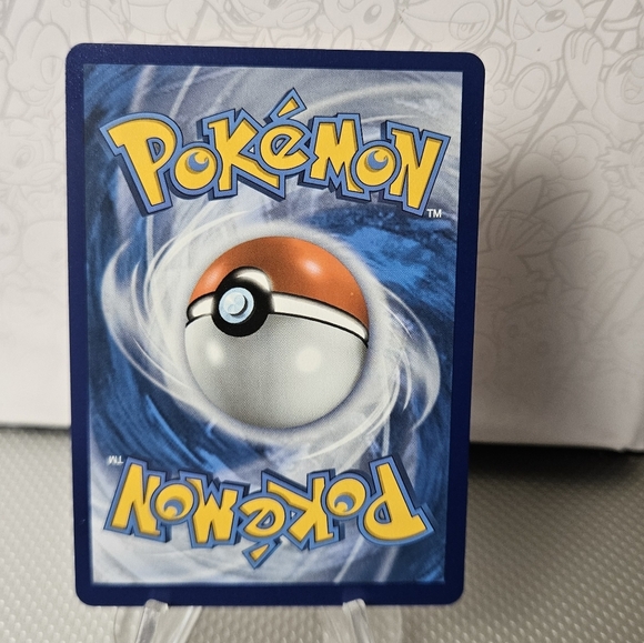 Galarian Zapdos 082/203 Pokemon TCG Holo Rare - Picture 2 of 2